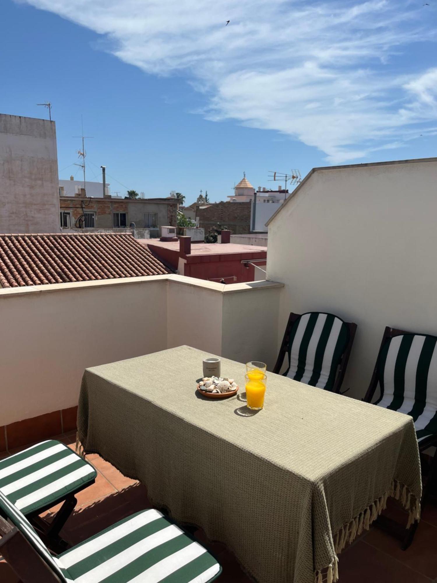 Lets In The Sun - Clavel Apartment Fuengirola