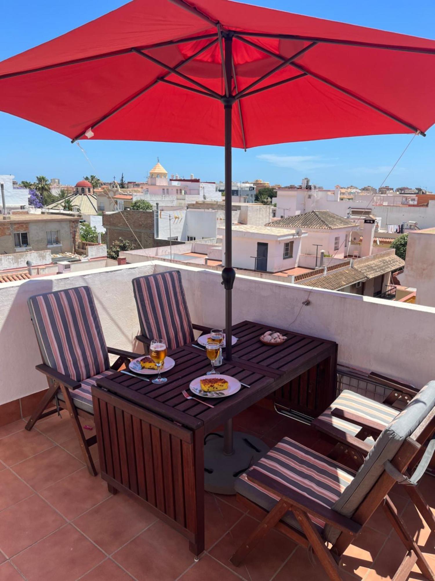Lets In The Sun - Clavel Apartment *